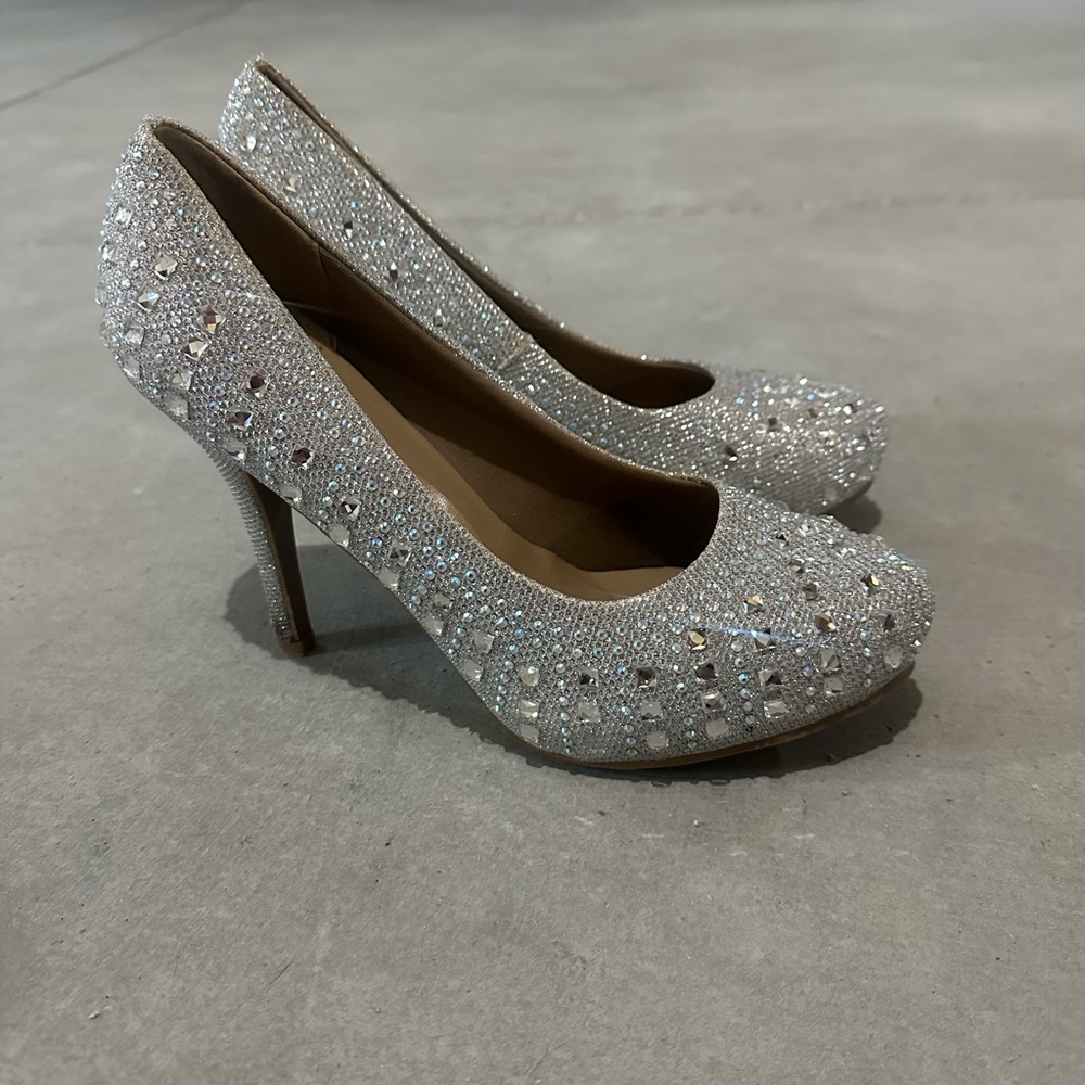 Delicacy Silver Crystal Embellished Heels
